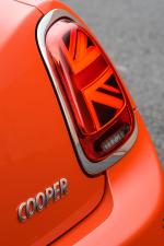 Mini Cooper 5-Door 2018 года (ZA)